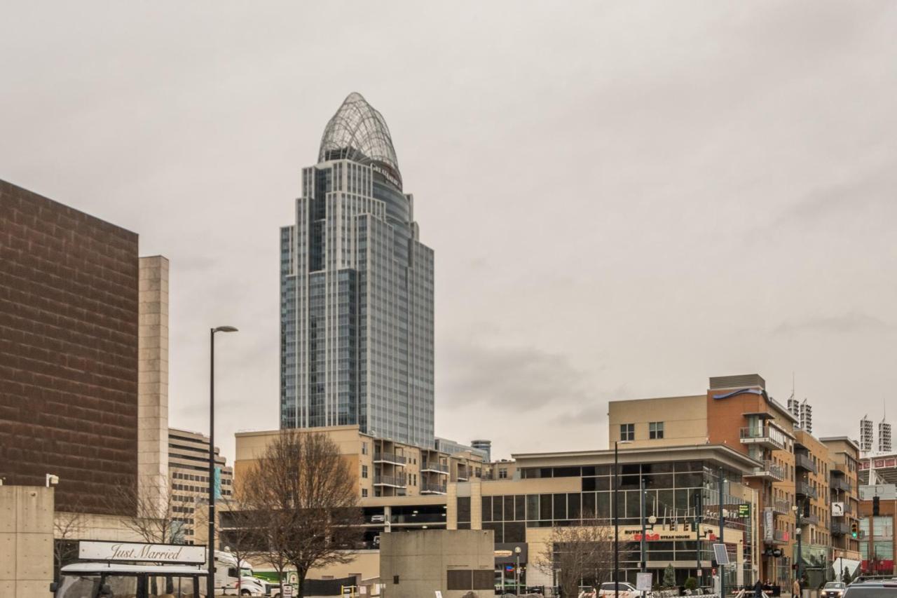 Frontdesk I Sycamore Place Apts Downtown Cincinnati Esterno foto